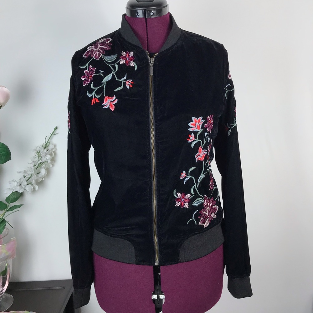 Flowered sweater